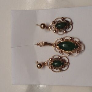 Women's vintage jade pendant and earring set